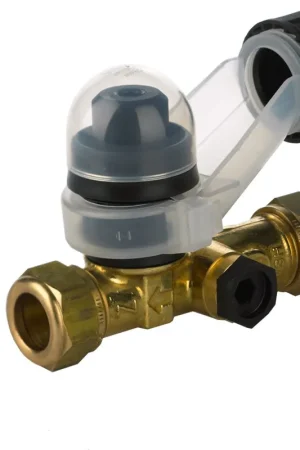 Gereduceerde Prijs VSH boiler inlaatcombinatie 15mm knel, met flexibele aansluiting. Maximale werkdruk 8 bar
