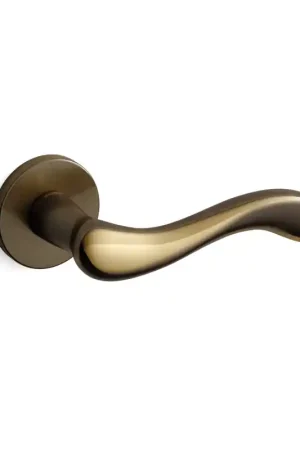 Op = Op Deurkruk op rozet Ande 451 brons 51x6mm