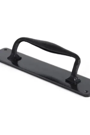 Op = Op Wardlo deurgreep op schild 318x65mm/ greep 200mm smeedijzer zwart
