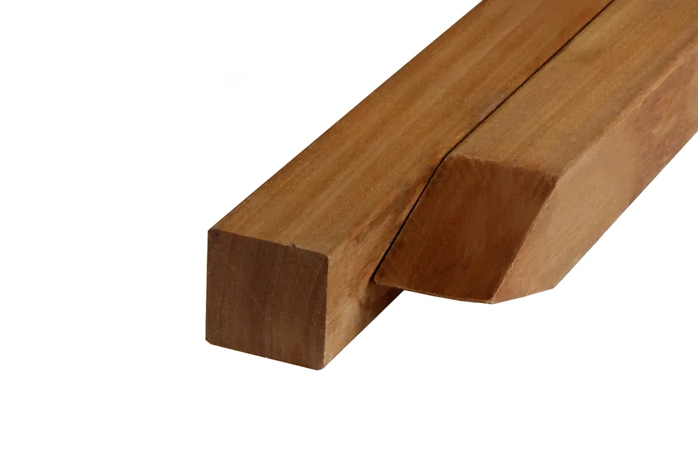 Hardhout Angelim Vermelho Paal 8.8 x 8.8 cm (88 x 88 mm) Geschaafd - Lengte 275 cm Beperkt Aanbod