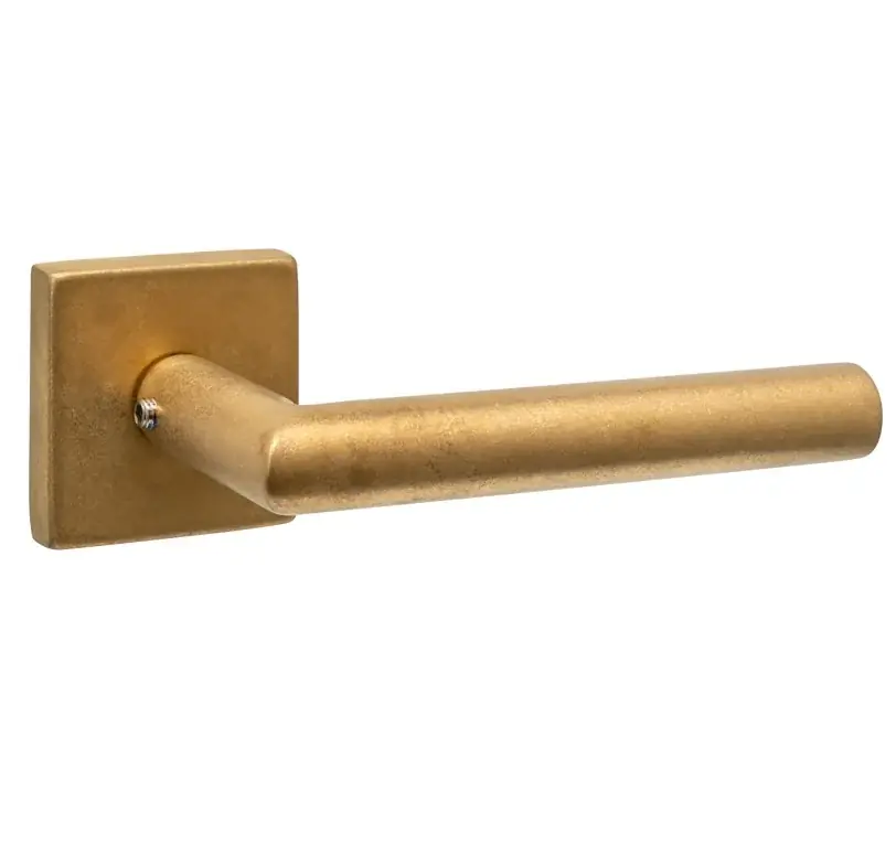 Intersteel set achterdeurbeslag vierkant deurklink Jura met massieve rozetten PVD messing getrommeld Laatste Versie
