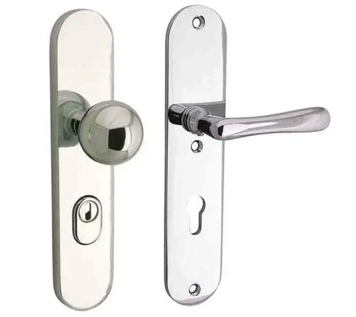 SKG3 PC92 knop/kruk op ovaal schild Linea rechts + kerntrekbeveiliging glans nikkel/glans chroom Exclusieve Aanbieding
